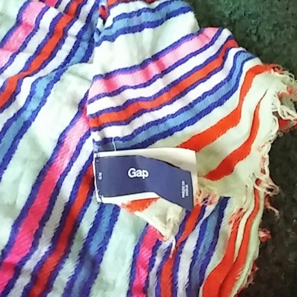 Gap multi colored scarf - Picture 2 of 3